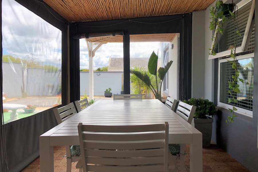 To Let 3 Bedroom Property for Rent in Sunningdale Western Cape